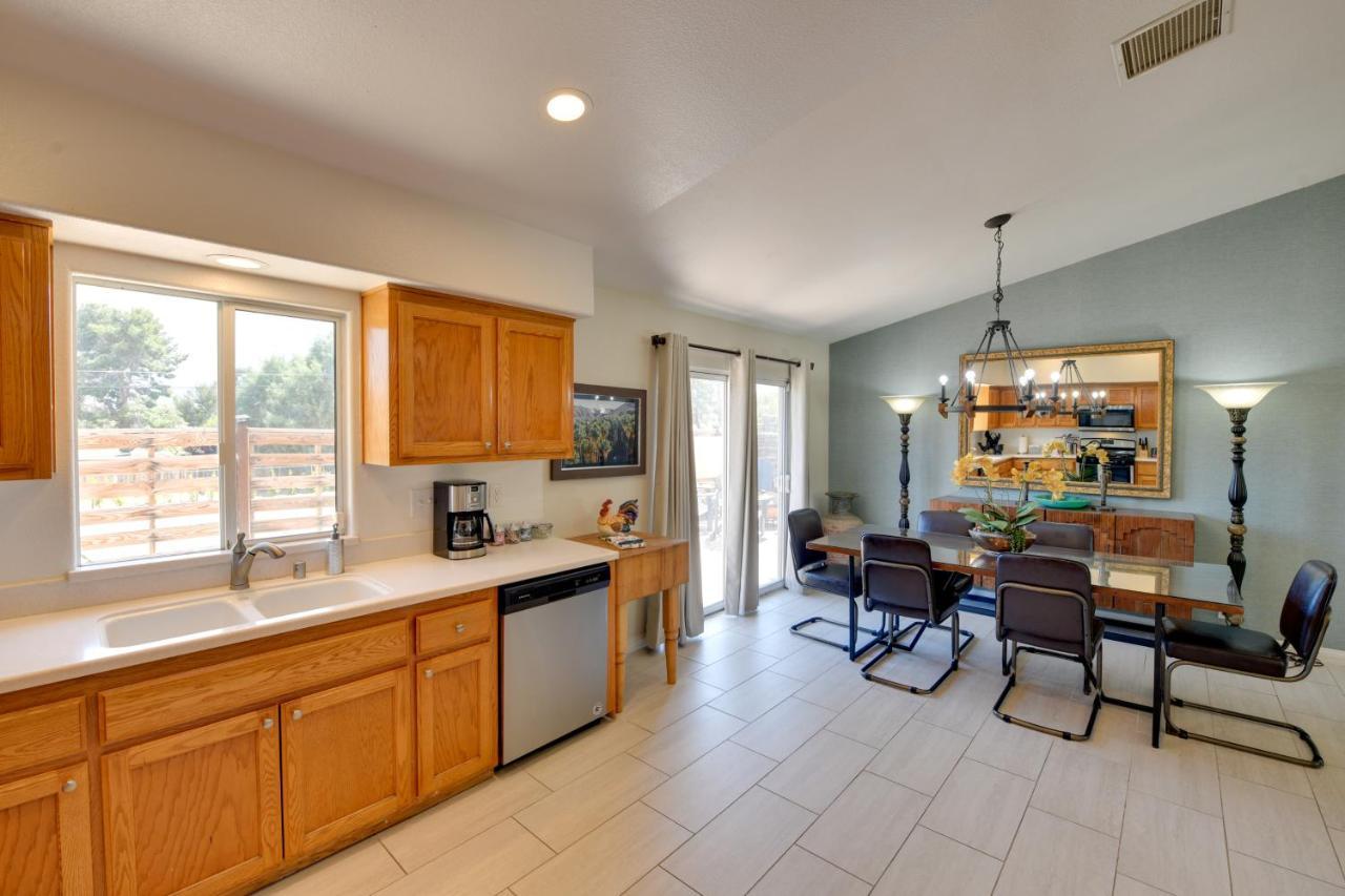Updated Abode 22 Mi To Joshua Tree National Park! Моронго Вали Екстериор снимка